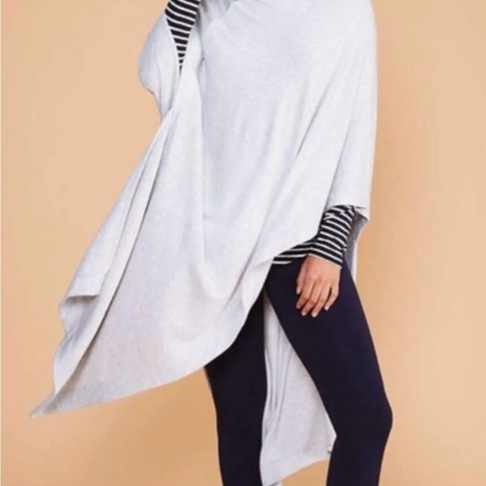 Lou & grey Sweatshirt Poncho